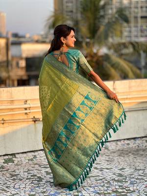 Green pure tissue zari woven saree with contrast weaves 2