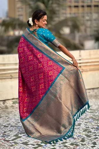 Magenta soft silk blend zari woven premium patola saree with contrast weaves