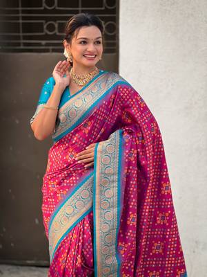 Magenta soft silk blend zari woven premium patola saree with contrast weaves 3