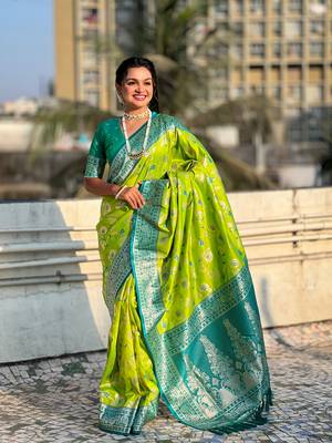 Parrot green banarasi contrast jaal soft silk blend zari woven saree 3