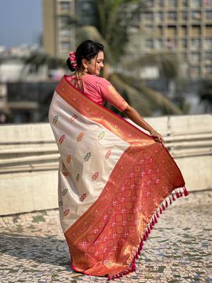 Cream soft silk blend saree with flower butta meenakari zari woven saree 2