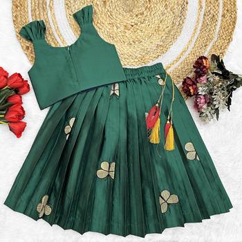 Kids Embroidery South Indian Traditional Pattu Pavadai Silk Blend Readymade Lehenga Choli Dress For Girls 2