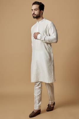 Off-white tab detail kurta set 1