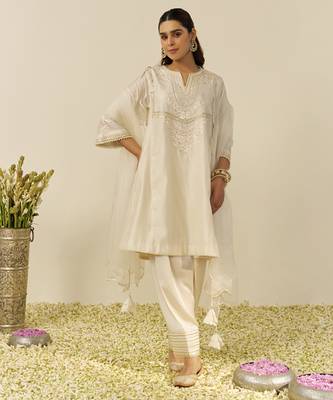 Daisy ivory aiza - short chauga with salwar and dupatta 1