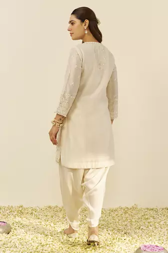 Daisy ivory zaisha - short kurta with dhoti