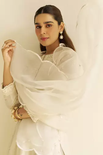 Daisy ivory zaisha - short kurta with dhoti and dupatta