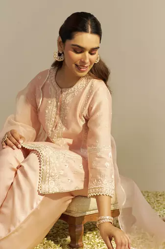 Off rose zahra - short kurta with dhoti and dupatta