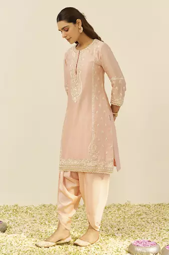Off rose zahra - short kurta with dhoti and dupatta