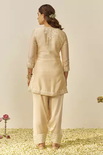Beige haniya - short kurta with salwar and dupatta
