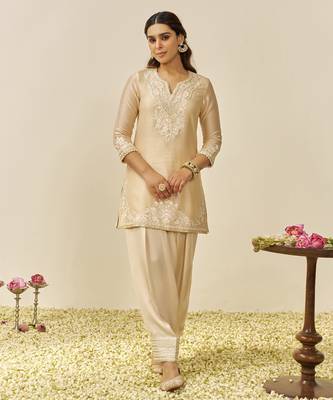 Beige haniya - short kurta with salwar and dupatta 4