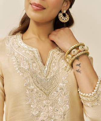 Beige haniya - short kurta with salwar and dupatta 5