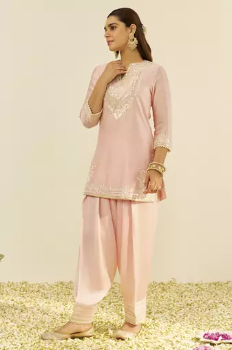Off rose haniya - short kurta with salwar and dupatta