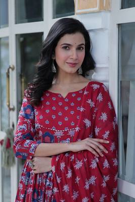 Maroon Color Cotton Kurti With Pant & Dupatta Set 1