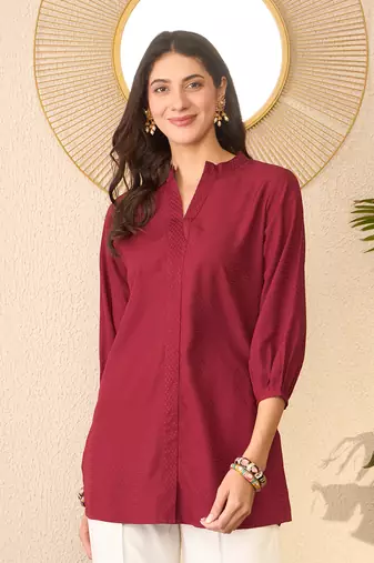 Women maroon silk blend solid solid regular top
