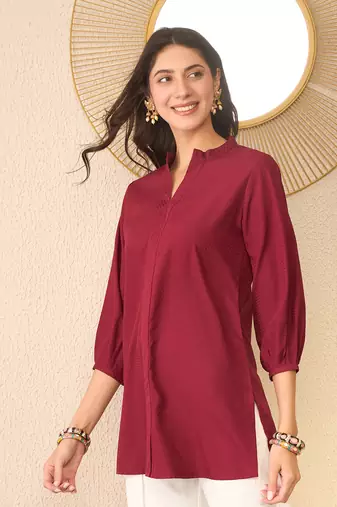 Women maroon silk blend solid solid regular top
