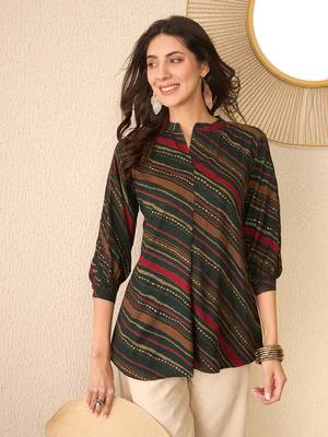 Women green cotton blend leheriya printed regular top 1