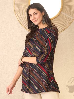 Women navy blue cotton blend leheriya printed regular top 3