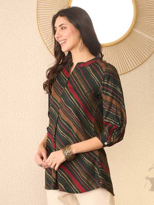 Women green cotton blend leheriya printed regular top 3