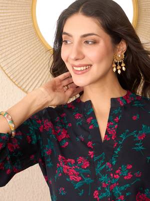 Women navy blue cotton blend floral printed regular top 2