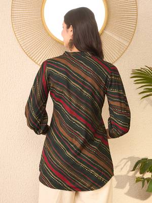 Women green cotton blend leheriya printed regular top 4