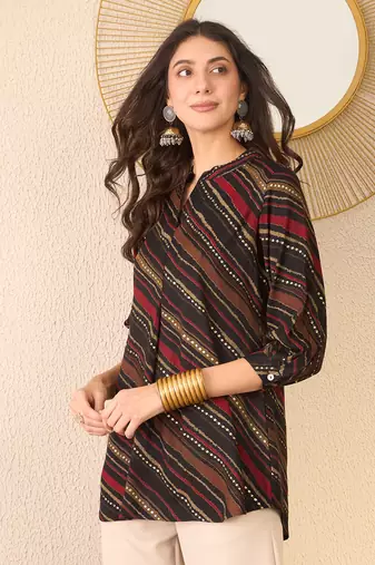 Women black cotton blend leheriya printed regular top