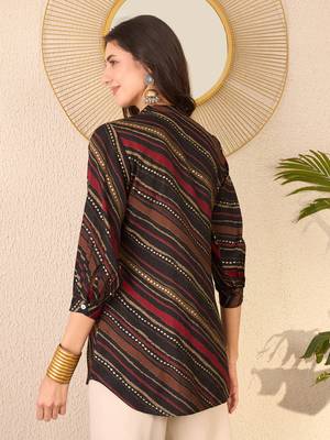 Women black cotton blend leheriya printed regular top 4
