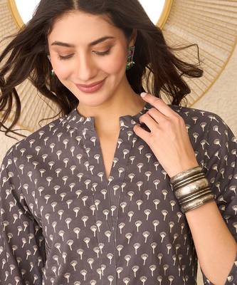 Women grey cotton blend floral printed regular top 2