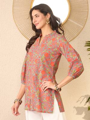 Women grey cotton blend floral printed regular top 3