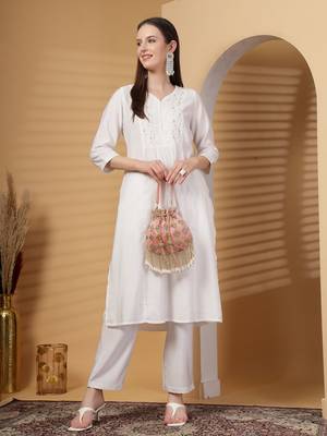 droop baby pink & gold diamond embellished velvet potli 3