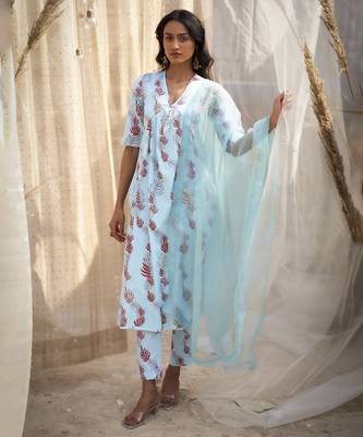 Light blue base floral leaf print kurta set 1