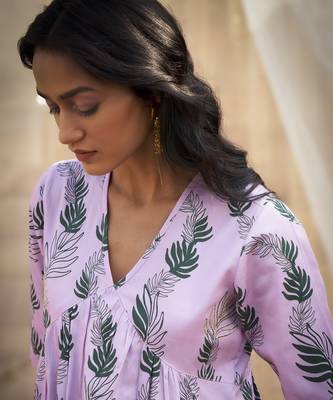 Pink base floral leaf print kurta set 3