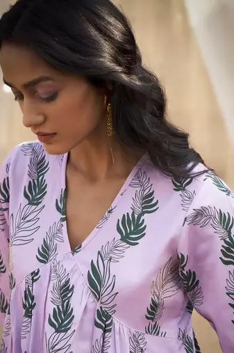Pink base floral leaf print kurta set