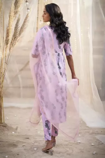 Pink base floral leaf print kurta set