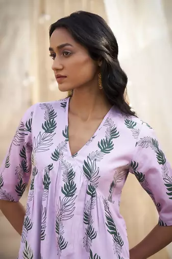 Pink base floral leaf print kurta set