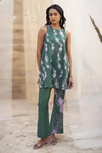 Green base floral leaf print co ord set