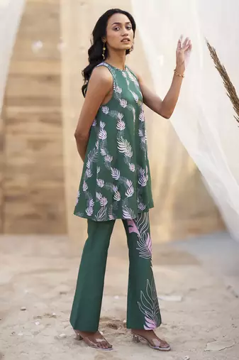 Green base floral leaf print co ord set