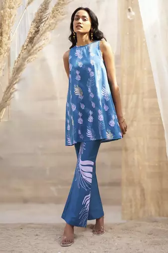 Deep blue base floral leaf print co ord set