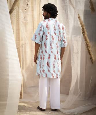 Light blue base floral leaf print kurta set for Men 4