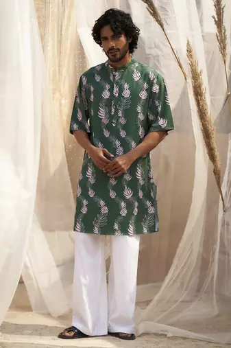 Green base floral leaf print kurta set for Men