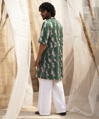 Green base floral leaf print kurta set for Men 4