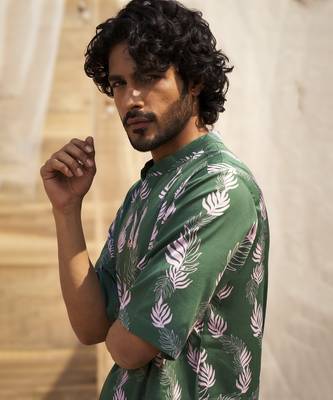 Green base floral leaf print kurta set for Men 5
