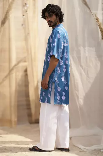 Deep blue base floral leaf print kurta set for Men