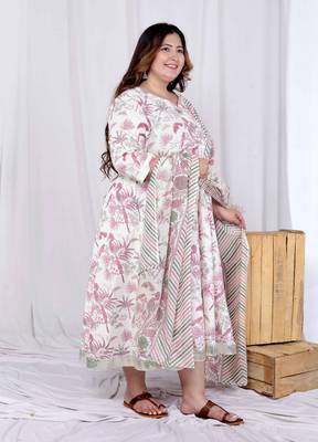 plus size light pink floral printed and anarkali kurta with dupatta 3