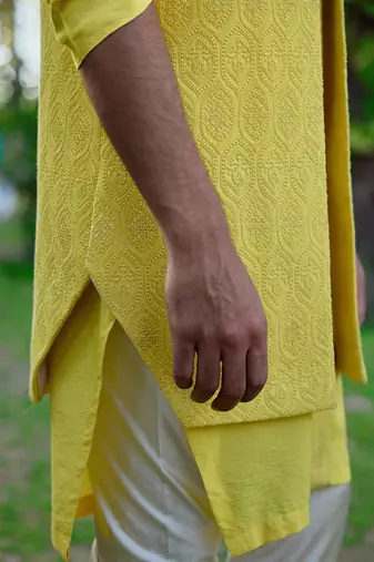 Sunset yellow juna mahal bandi set