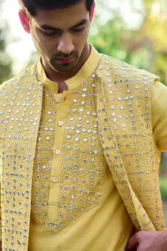 Sunset yellow jaisalmer bandi set
