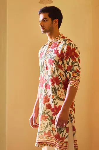 Cream akbari kurta set