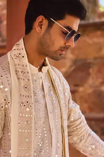 Off -white sheesh mahal kurta set
