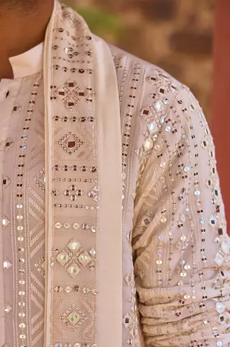 Off -white sheesh mahal kurta set