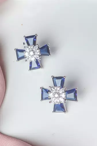 Elegant royal blue sliver plated studs