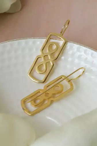 Elegant gold plated hook earring